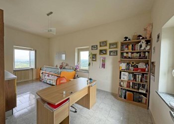 Stanza arredata - Villa Neive - foto 23