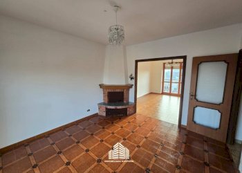 Soggiorno - Three-room apartment via M. Groppo, 11, Sommariva del Bosco - photo 1