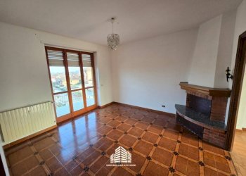 Soggiorno - Three-room apartment via M. Groppo, 11, Sommariva del Bosco - photo 2