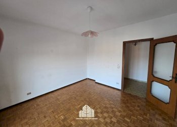 Camera da letto - Three-room apartment via M. Groppo, 11, Sommariva del Bosco - photo 10