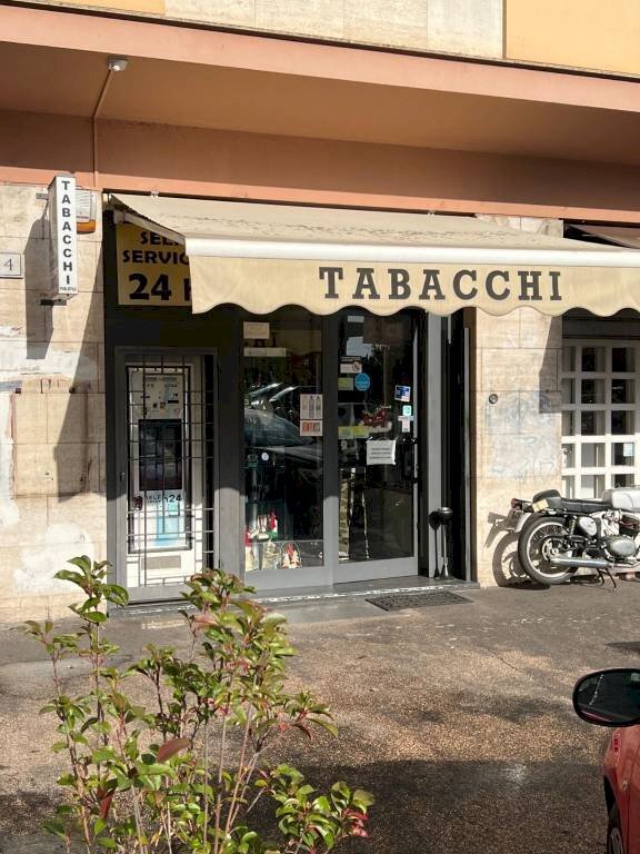 Facciata - Bar - Tabacchi - Ricevitoria largo Rodolfo Lanciani, Roma - foto 1