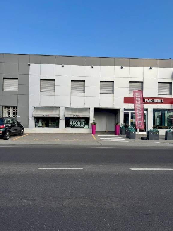 Facciata - Shop via Quintino Sella, 28, Quaregna Cerreto - photo 2