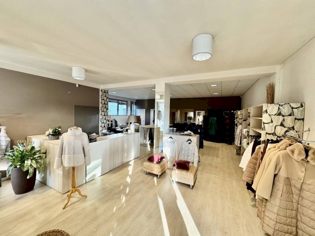 Salone - Shop via Quintino Sella, 28, Quaregna Cerreto - photo 3