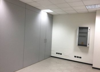 Stanza non arredata - Capannone via Galileo Galilei, Caponago - foto 3