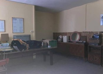 Stanza arredata - Quadrilocale via Federico Rosazza, Biella - foto 6