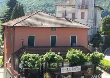 Facciata - Negozio via Dalmazia, 5, Laveno-Mombello - foto 4