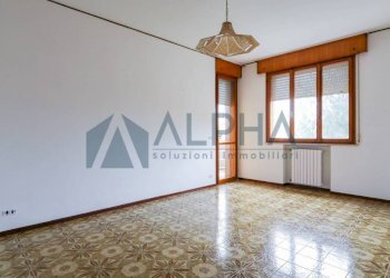 Stanza non arredata - Four-room apartment via Savio, Cesena - photo 1