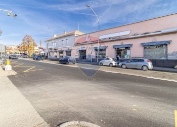 Locale Commerciale via f.lli Rosselli 
 Biella, BI, Biella - foto 3