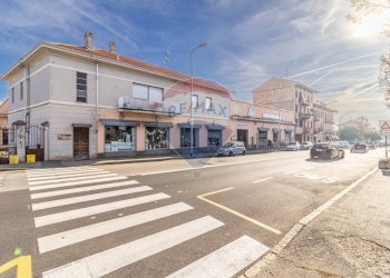 Locale Commerciale via f.lli Rosselli 
 Biella, BI, Biella - foto 4