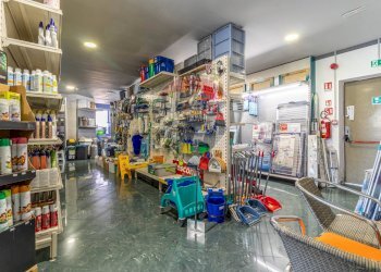 Locale Commerciale via f.lli Rosselli 
 Biella, BI, Biella - foto 19