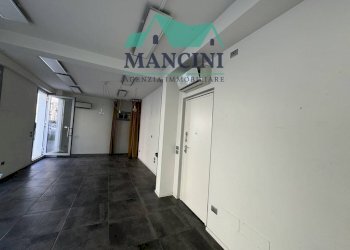 Locale Commerciale matteotti, Jesi - foto 1