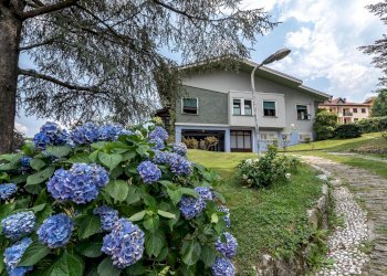 Villa signorile in vendita s Stresa con giardino - facciata  - Villa Via Raffaello Sanzio, Stresa - foto 3