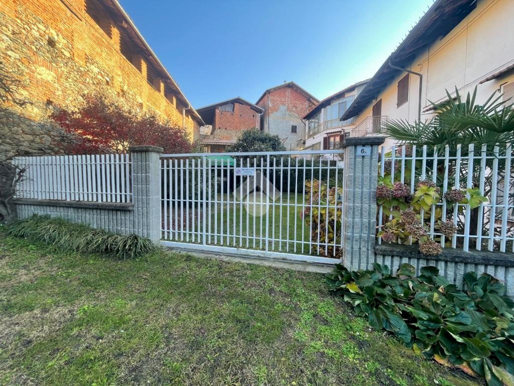 Independent house Via Valentino, Cuceglio - photo 1