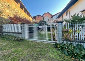 Casa indipendente Via Valentino, Cuceglio - foto 1