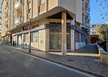 Locale Commerciale Via Roma, Ceriale - foto 1