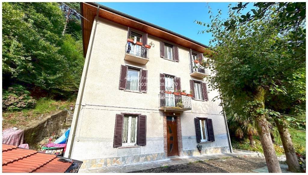 Facciata - Villa via Milano, Bee - foto 2