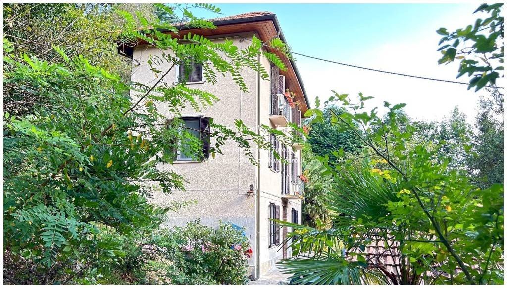 Facciata - Villa via Milano, Bee - foto 3