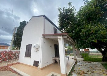 Facciata - Villa via Milioti, Carini - foto 6
