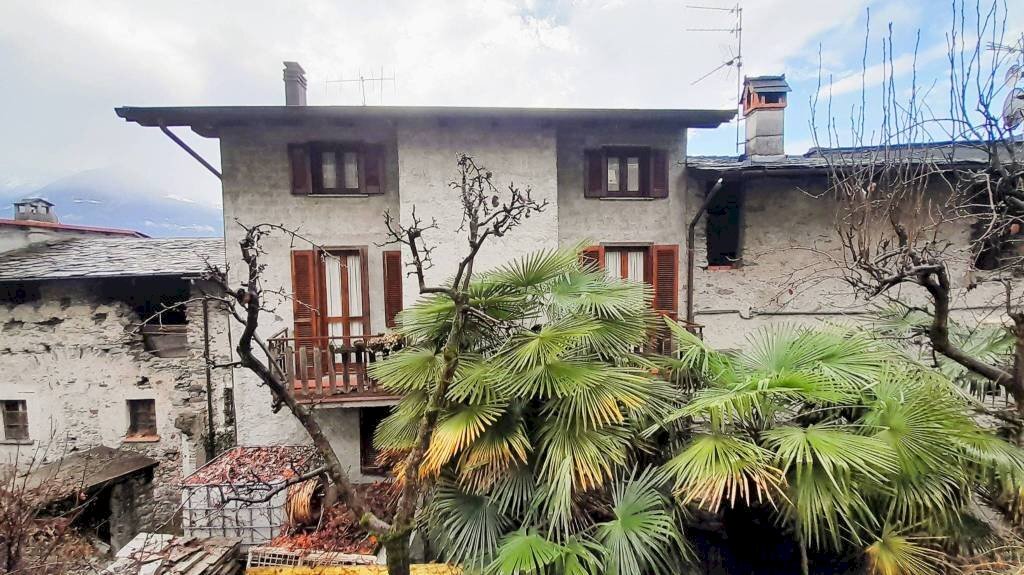 Facciata - Villa a Schiera via Riva di Sopra, Castione Andevenno - foto 2