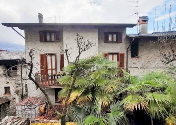 Facciata - Villa a Schiera via Riva di Sopra, Castione Andevenno - foto 2