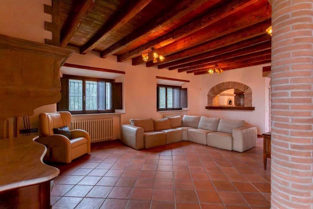 Salone - Villa via Provinciale San Marino, 4967, Verucchio - foto 1