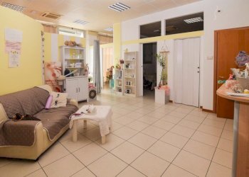 Shop Reggio nell'Emilia - photo 1