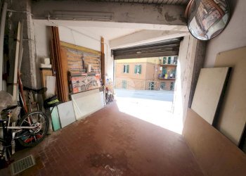 Box Viale Michelangelo Buonarotti, Genova (zona Certosa) - foto 3