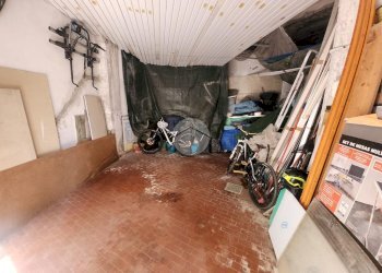 Box Viale Michelangelo Buonarotti, Genova (zona Certosa) - foto 2