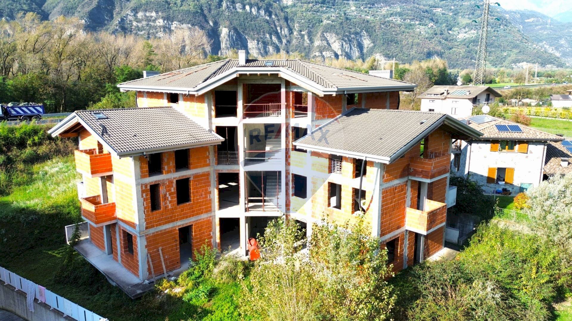 Rustic Esine - photo 1