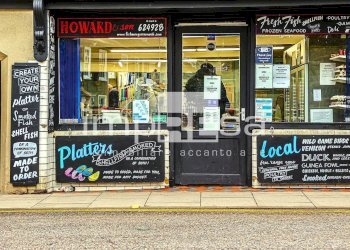 Negozio PIAZZA DELLA REPUBBLICA, Caerano di San Marco - foto 8