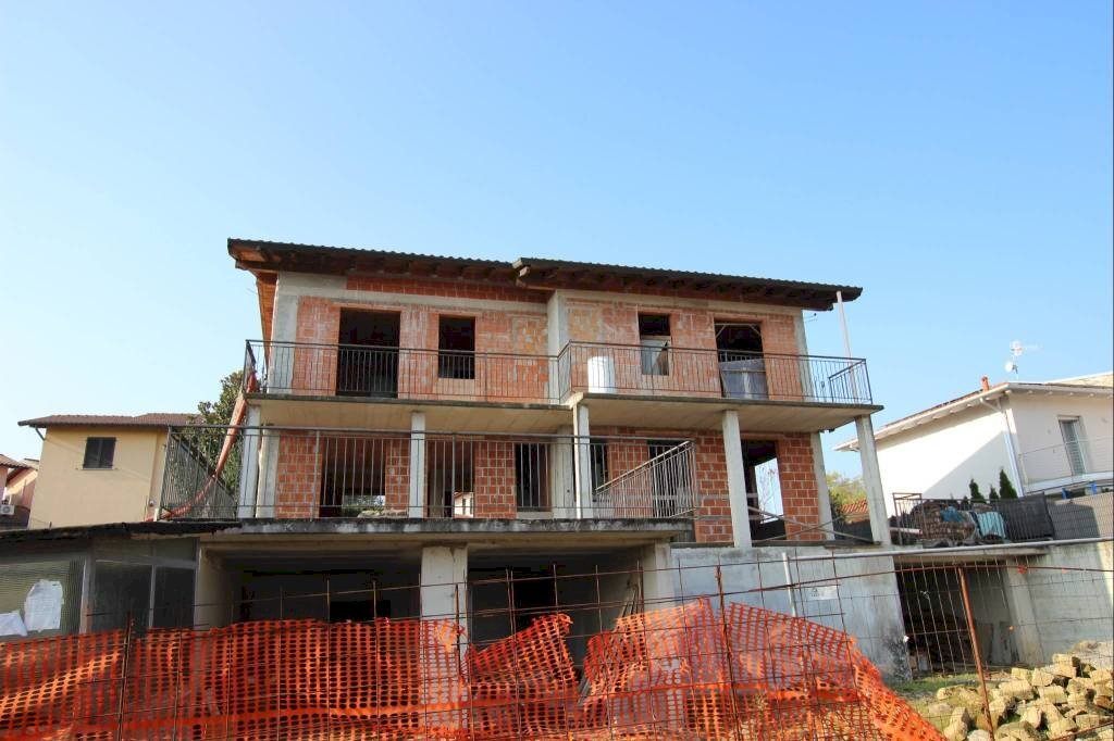 Facciata - Villa via Giovanni XXIII, Daverio - foto 1