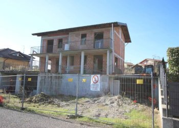 Facciata - Villa via Giovanni XXIII, Daverio - foto 2