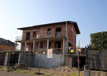 Facciata - Villa via Giovanni XXIII, Daverio - foto 4