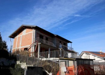Facciata - Villa via Giovanni XXIII, Daverio - foto 8
