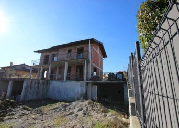 Facciata - Villa via Giovanni XXIII, Daverio - foto 11