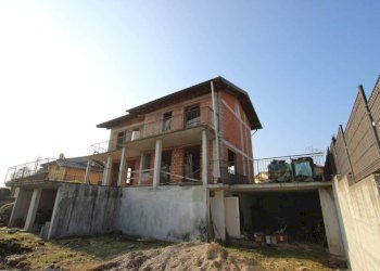 Facciata - Villa via Giovanni XXIII, Daverio - foto 39