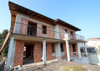 Facciata - Villa via Giovanni XXIII, Daverio - foto 41