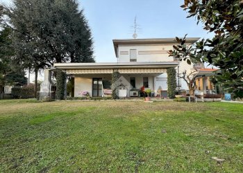 Villa Viale Quagliotti, Galliate - foto 1