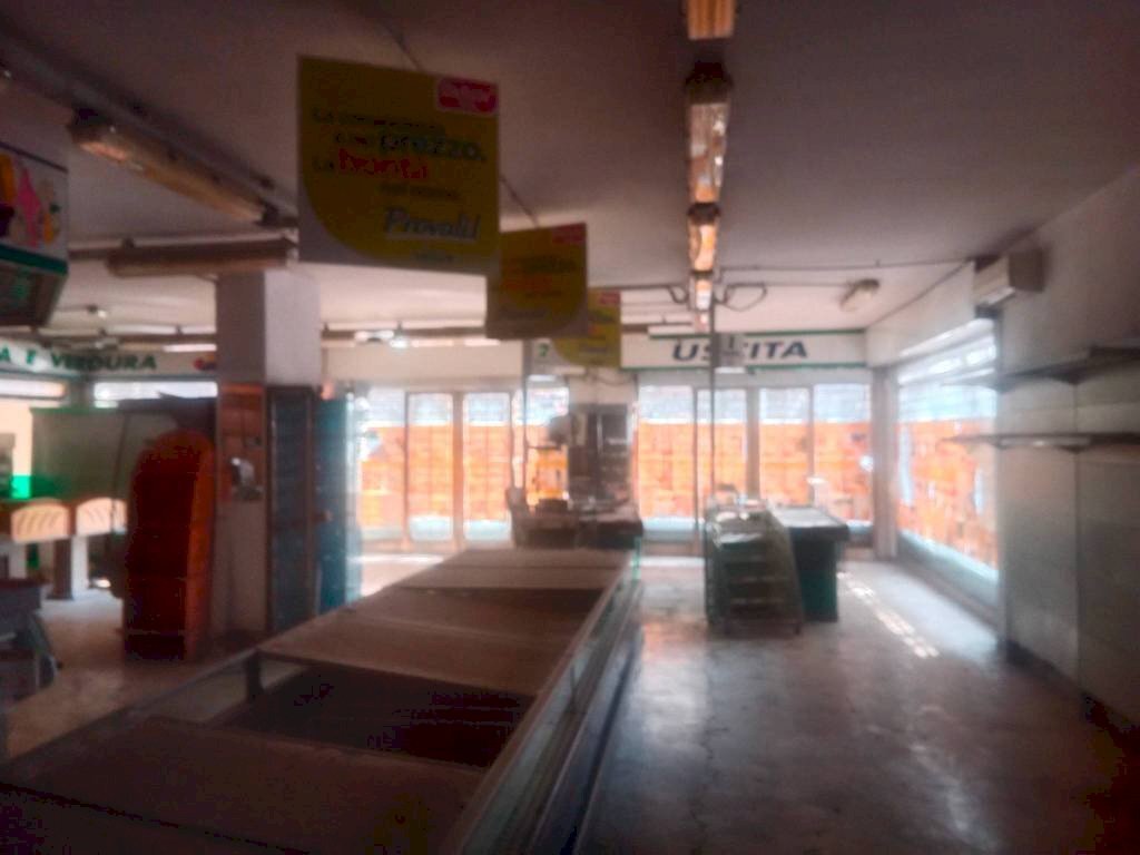 Interno non residenziale - Alimentari - Gastronomia viale del Mercato, Modena - foto 3