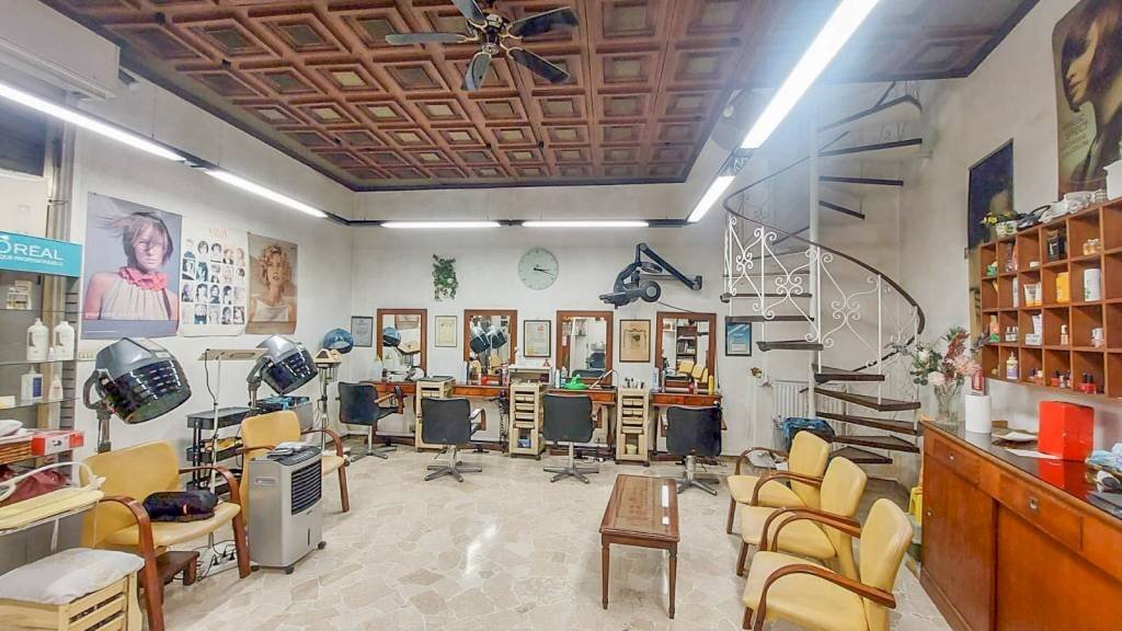 Interno non residenziale - Shop via Fereggiano, Genova (neighborhood Marassi) - photo 2