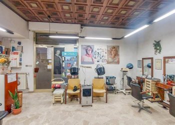 Interno non residenziale - Negozio via Fereggiano, Genova (zona Marassi) - foto 4