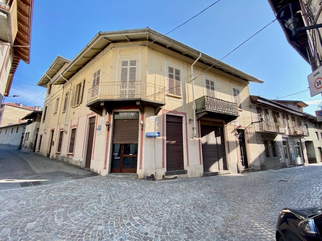 Facciata - Shop via Pietro Carta, 17, Biella - photo 2