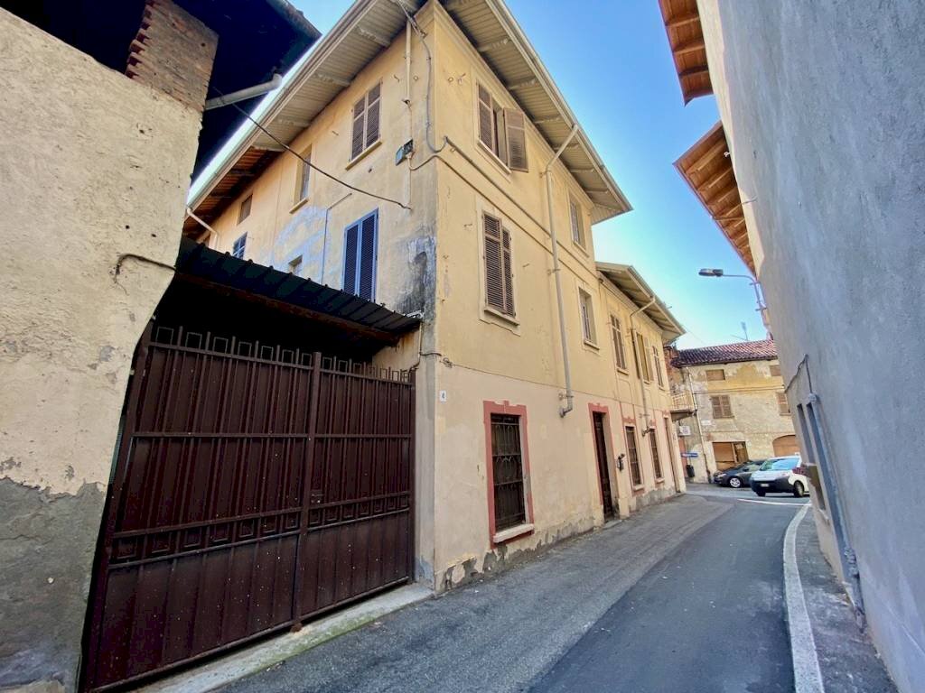 Facciata - Shop via Pietro Carta, 17, Biella - photo 3