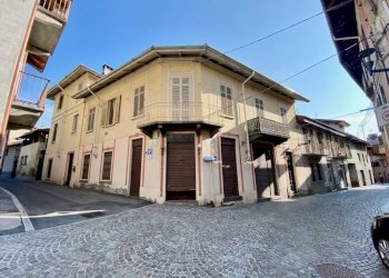 Facciata - Shop via Pietro Carta, 17, Biella - photo 1