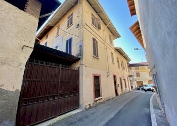 Facciata - Shop via Pietro Carta, 17, Biella - photo 3