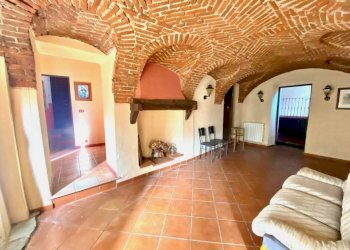 Salone - Shop via Pietro Carta, 17, Biella - photo 13