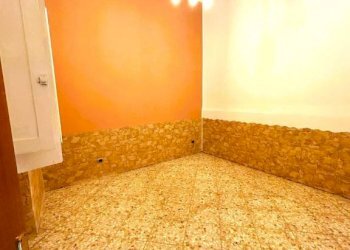 Stanza non arredata - Villa via Santa Croce, 83, Triggiano - foto 2