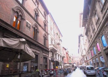 Zona - Attico via Caprarie, Bologna (zona Centro Storico) - foto 1