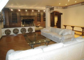 Salone - Attico via Caprarie, Bologna (zona Centro Storico) - foto 8