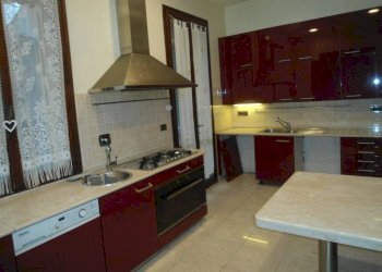 Cucina - Attico via Caprarie, Bologna (zona Centro Storico) - foto 24